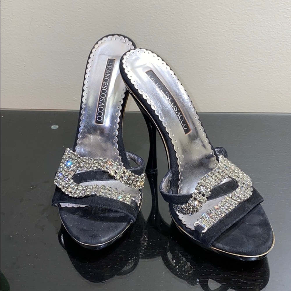 Gorgeous Italian heels 🖤